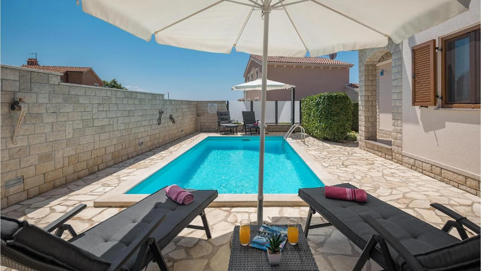Nice Home In Kastelir With Kitchen 0*,  Kroatien